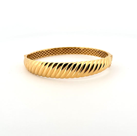 Golden Goddess - 18K yellow gold Bangle